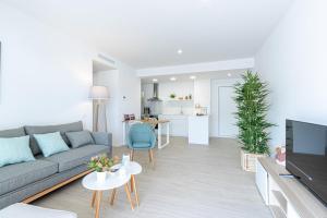 Η κουζίνα ή μικρή κουζίνα στο M A R I V E N T Suite with bathroom and terrace 50 m2