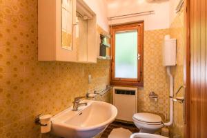 Koupelna v ubytování Bella Vista 2 + 14 fotografií