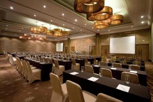 Konferenční prostory v ubytování Hotel Santika Premiere Slipi Jakarta + 36 fotografií