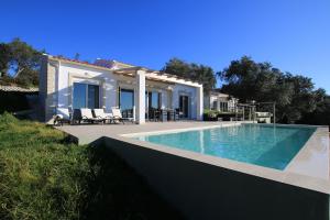 Gallery image of Sunset Sea View Villa 1 in Agios Georgios