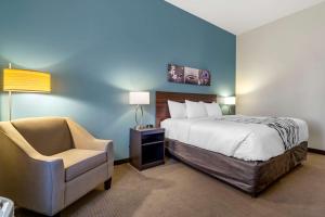 Cama ou camas em um quarto em Sleep Inn & Suites Wenatchee-Leavenworth