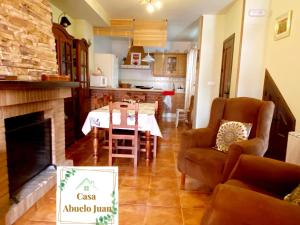 Kuchyňa alebo kuchynka v ubytovaní Casa Abuelo Juan - Benaocaz- 2 dormitorios