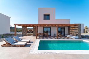 Bazén v ubytování Terra d'Oro Sea view villa with private pool nebo v jeho okolí