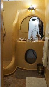 Vonios kambarys apgyvendinimo įstaigoje Riad Ahlsouss