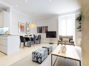 LA LATINA IV, Madrid – Updated 2022 Prices