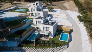 Басейн в The Euphoria Club Luxury Villas або поблизу