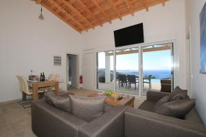 Gallery image of Sunset Sea View Villa 1 in Agios Georgios