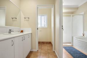 Imagen de la galería de Booker Parade 22 Golden beach, en Golden Beach