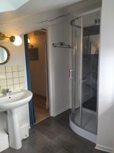 Koupelna v ubytování Le Pressoir chambres d'hôtes