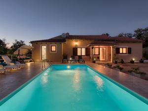 Πισίνα στο ή κοντά στο Holiday Home Liberat by Interhome