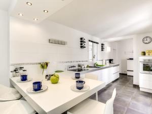 Afbeelding uit fotogalerij van Holiday Home Les Vallons de la Gaillarde 1 by Interhome in Saint-Aygulf