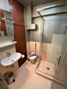 Koupelna v ubytování Ruby Rooms Kifisia