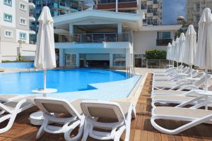 Bazén v ubytování Xperia Saray Beach Hotel nebo v jeho okolí
