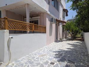 The building in which the holiday home is located