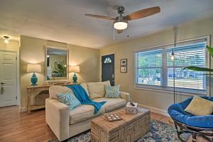 Cozy Jungle Escape, Less Than 1 Mi to Gulfport Beach!