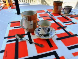 Set per la preparazione di tè e caffè presso Via Ugento Apartments - a pochi passi dalle spiagge