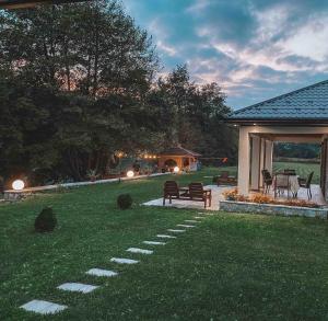 Photo de la galerie de l'établissement Holiday home Green coast, à Bosanska Krupa