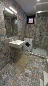 A bathroom at Vila Devana
