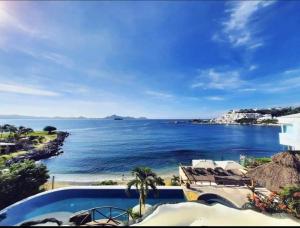 マンサニージョにあるmanzanillo villas del palmarのリゾートからの海の景色