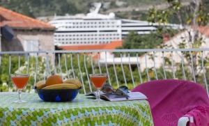 En balkon eller terrasse på Aida Apartments and Rooms for couples and families FREE PARKING