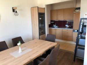 A kitchen or kitchenette at panoramasuite Turracherhöhe