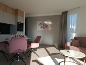 Fotografie z fotogalerie ubytování Villa NOVAMARIN - heated pool, sauna, garden v destinaci Drage