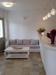 Gallery image of Helios Beach Hotel in Perissa