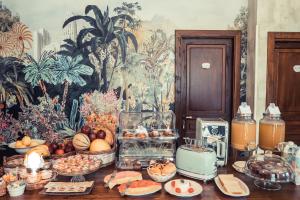 Jedlo v ubytovaní bed & breakfast alebo blízkom okolí