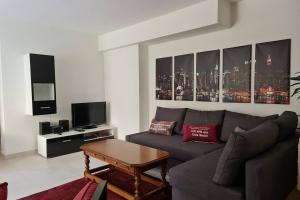 Televisyen dan/atau pusat hiburan di Cityappartement in Historischer Villa