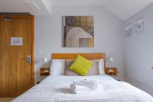 Un ou plusieurs lits dans un hébergement de l'établissement The Eyre Square Townhouse