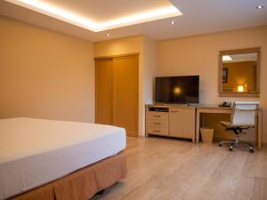TV a/nebo společenská místnost v ubytování Grand Hotel Guayaquil, Ascend Hotel Collection