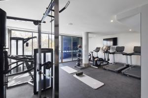 Fitness centrum a/nebo fitness zařízení v ubytování Rydges Ringwood