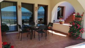 A balcony or terrace at House with View in Amfithea
