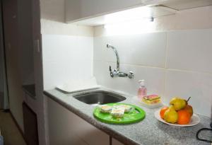 Una cocina o cocineta en Indalo 39 fotos más