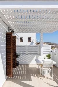 Balkón nebo terasa v ubytování Traditional Lindian Suites