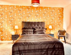 Modern townhouse, Sleeps 4 with parking