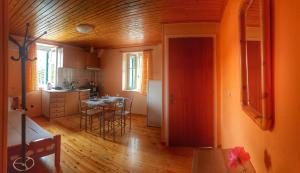 Η κουζίνα ή μικρή κουζίνα στο Karydia Apartments