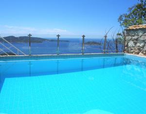 Bazén v ubytování cascading villa nebbo dubrovnik nebo v jeho okolí