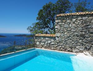 Bazén v ubytování cascading villa nebbo dubrovnik nebo v jeho okolí