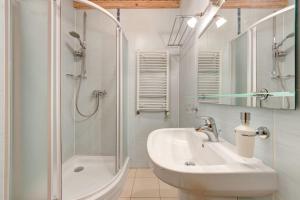 Koupelna v ubytování Mini Hotel Laplandiya + 37 fotografií