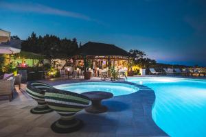 Basen w obiekcie Hotel Balocco lub w pobliżu