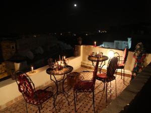 A balcony or terrace at Dar Hafsa