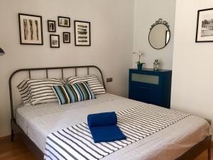 Łóżko lub łóżka w pokoju w obiekcie Daria Beach Gran Terraza by AlohaMalaga