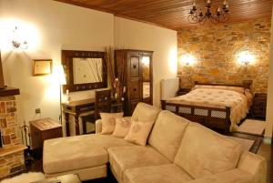 A bed or beds in a room at Luxury Guesthouse Pantheon