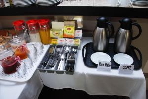 Coffee and tea making facilities at Hotel Mano