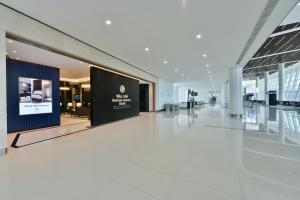 Ο χώρος του λόμπι ή της ρεσεψιόν στο Bahrain Airport Hotel Airside Hotel for Transiting and Departing Passengers only