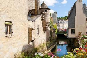 Gallery image of Hotel Dupleix in Quimper