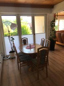 Ein Sitzbereich in der Unterkunft Ferienhaus Anita am Radweg