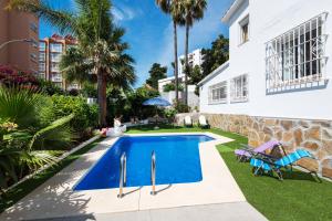 Swimmingpoolen hos eller tæt på Villa Palm Beach Marina Benalmadena 3 min walking from the sea