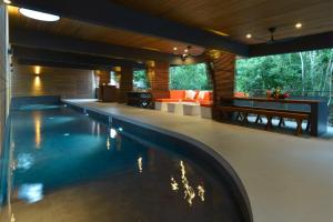 Bazén v ubytování Rêve de Saint Barth - Vue Mer - Piscine Chauffée & Jacuzzi nebo v jeho okolí